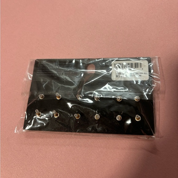 💕 Heart Earring Set 💕 - Picture 4 of 4